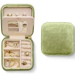 Benevolence La Plush Velvet Square Travel Jewelry Box with Mirror- Mistletoe Green