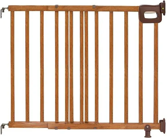 Summer Infant Deluxe Stairway Simple to Secure Wood Baby Gate