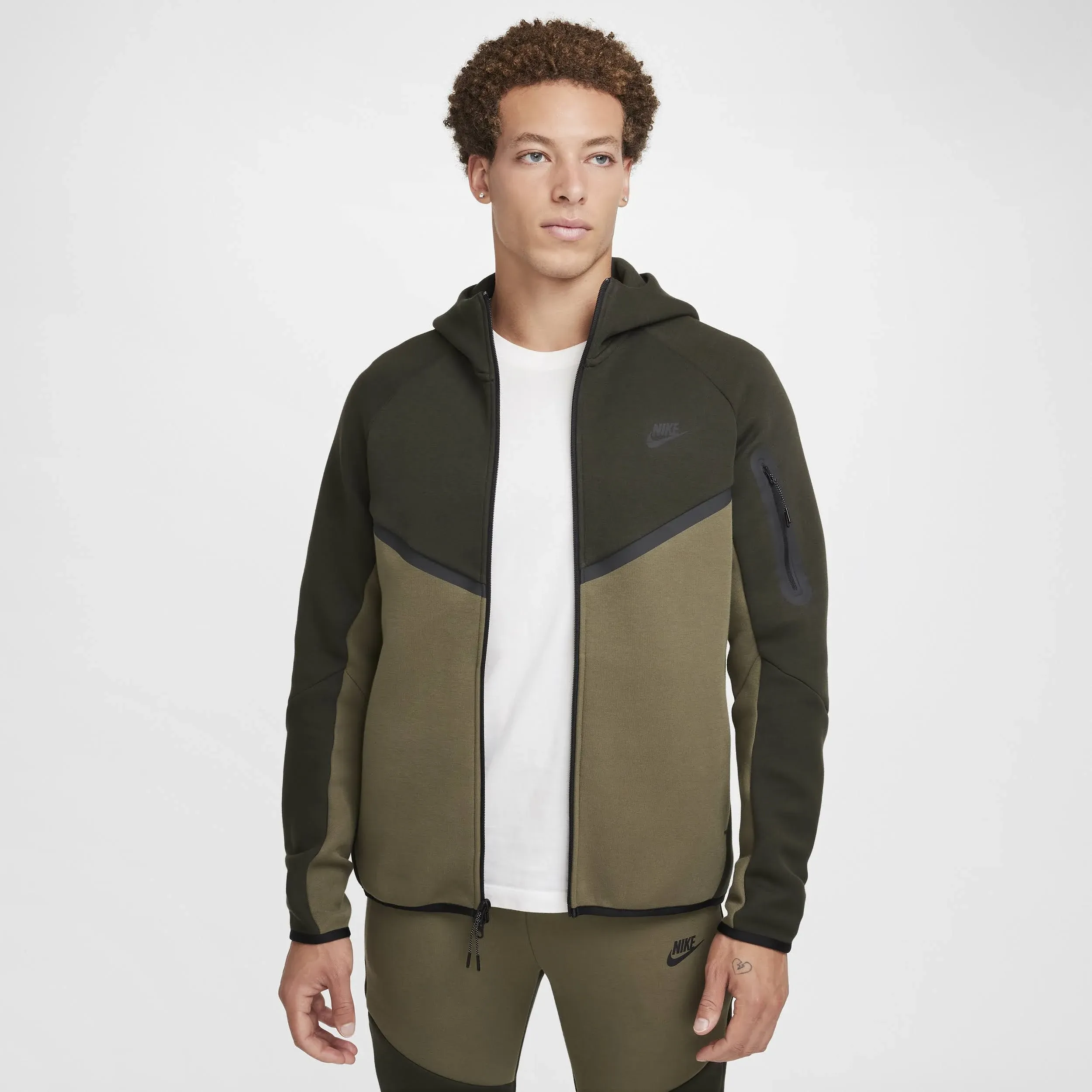 homme Nike Tech Windrunner