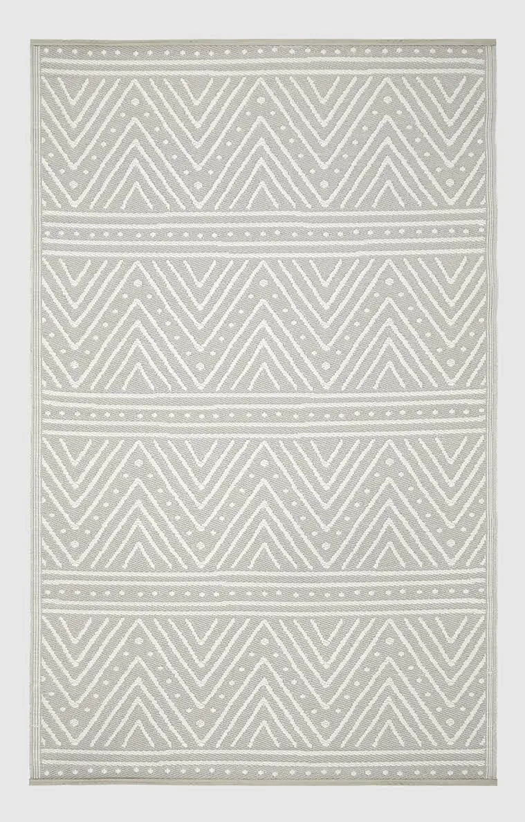 Fab Habitat Chevron Outdoor Rug - Waterproof, Fade Resistant, Crease-Free - Premium Recycled Plastic - Striped - Patio, Porch, Deck, Balcony - Patan - Beige - 5 x 8 ft