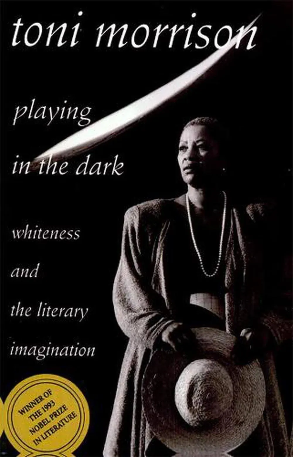 Playing in the Dark : Whiteness and the Literary Imagination